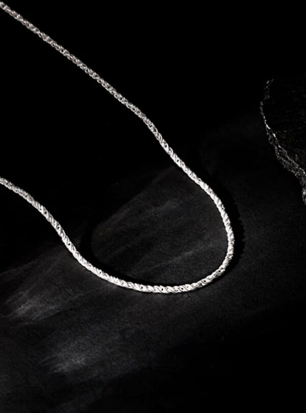 Sterling Silver Crest Chain – Classic Unisex Jewelry